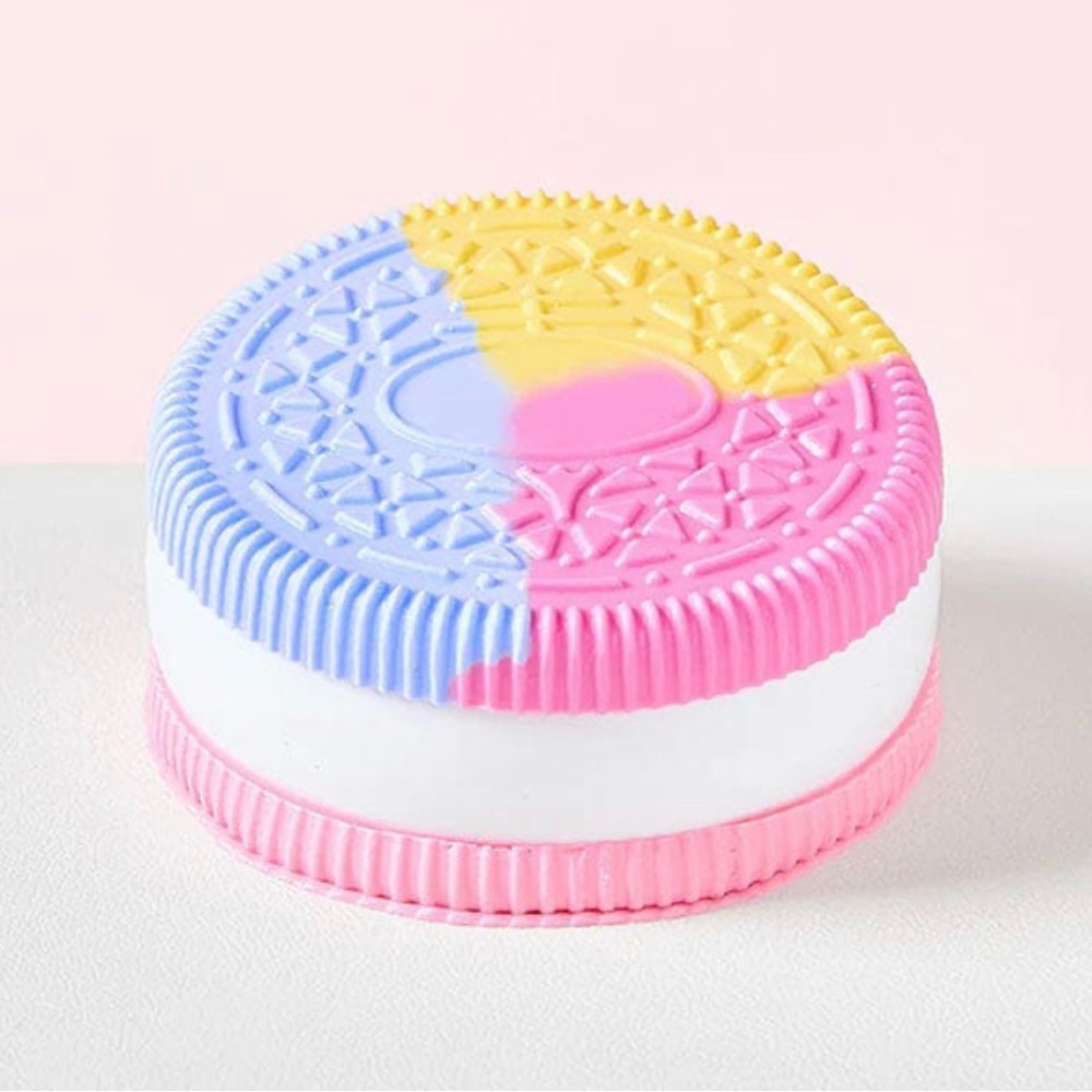 SqueezeSquad taba deluxe premium silicon squishy Sandwich Cookie.